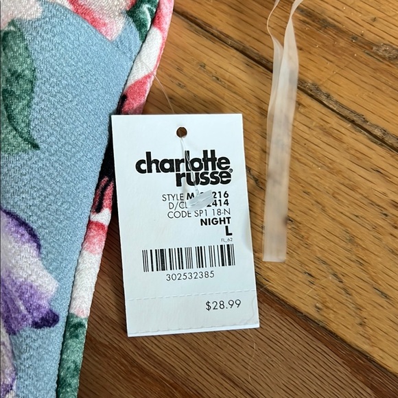 Charlotte Russe Floral Halter‎ Neck Romper - Picture 2 of 4